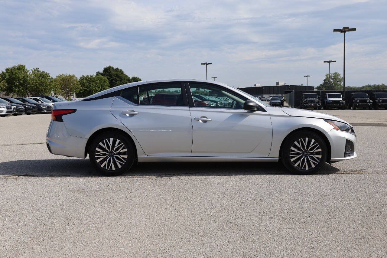 Used 2026 Nissan Altima 2.5 SV FWD image 7