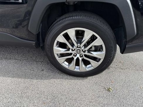 Used 2021 Toyota RAV4 XLE Premium FWD image 11