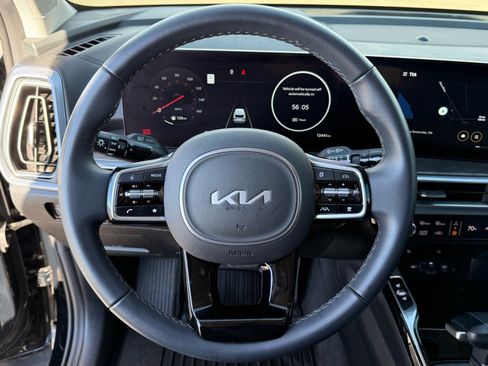 Used 2025 Kia Sorento SX image 15