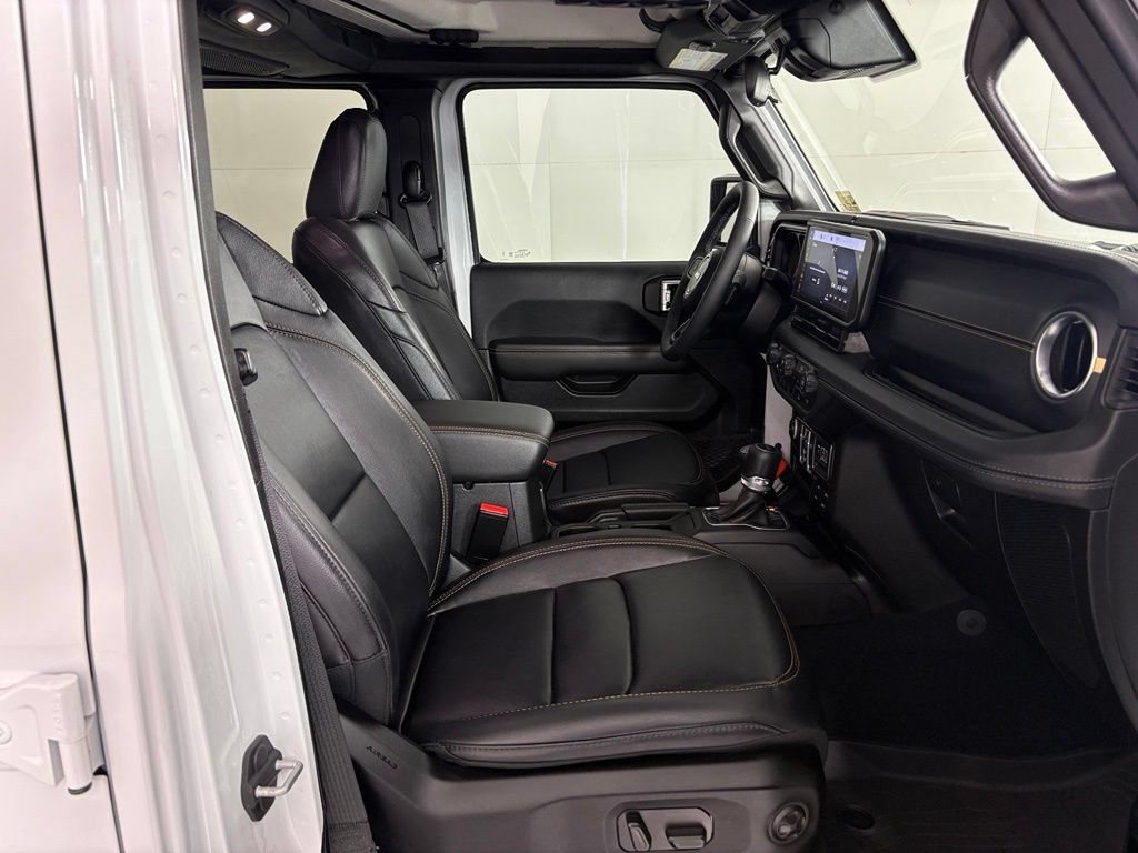 Used 2025 Jeep Gladiator Sport AWD/4WD image 42