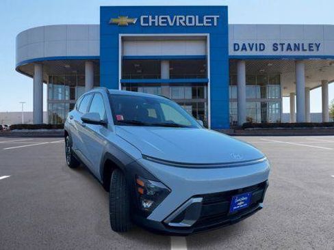 Used 2024 Hyundai Kona SEL AWD/4WD image 2