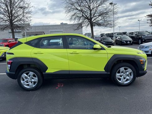 Certified 2025 Hyundai Kona SE image 2