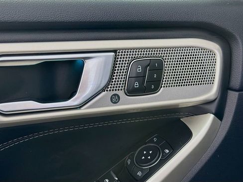 Used 2022 Ford Explorer Limited w/ Equipment Group 301A image 22