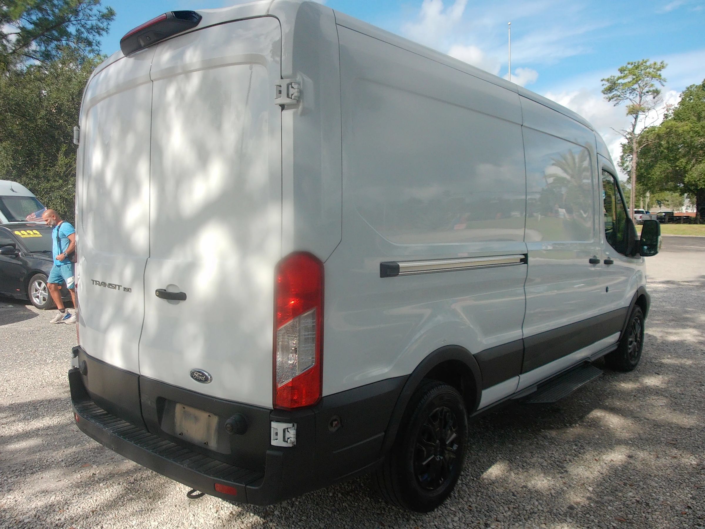 Used 2019 Ford Transit 150 148 Medium Roof RWD image 5