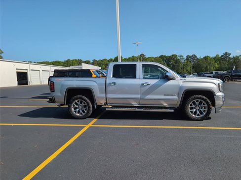 Used 2018 GMC Sierra 1500 SLT AWD/4WD image 3