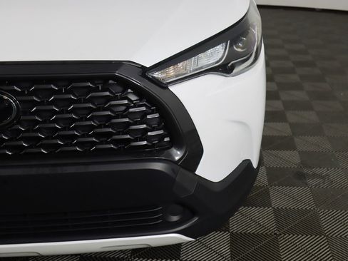 Used 2024 Toyota Corolla Cross LE image 12