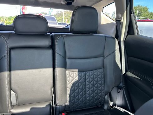 Certified 2024 Nissan Murano Platinum w/ Cargo Package FWD image 16
