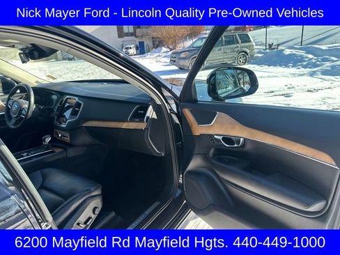 Used 2022 Volvo XC90 T6 Momentum w/ Climate Package image 12