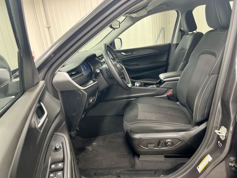 Used 2023 Jeep Grand Cherokee L Laredo w/ Luxury Tech Group I AWD/4WD image 19