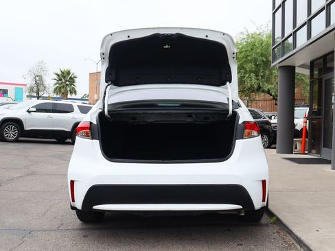 Used 2021 Toyota Corolla LE image 21