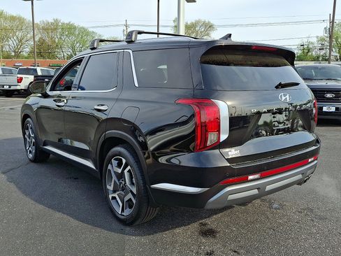 Used 2023 Hyundai Palisade Limited image 4