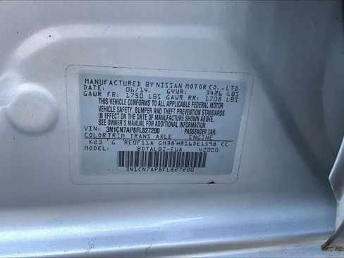 Used 2015 Nissan Versa SV FWD image 32