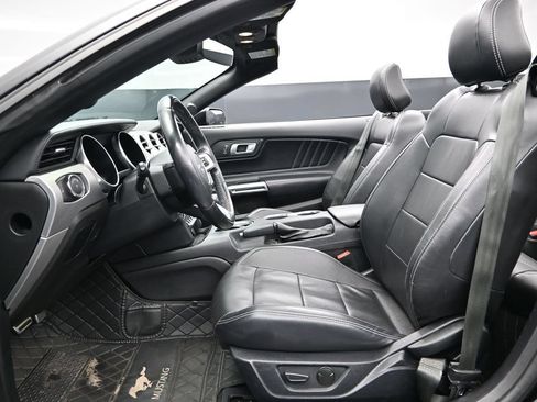 Used 2022 Ford Mustang Premium RWD image 22
