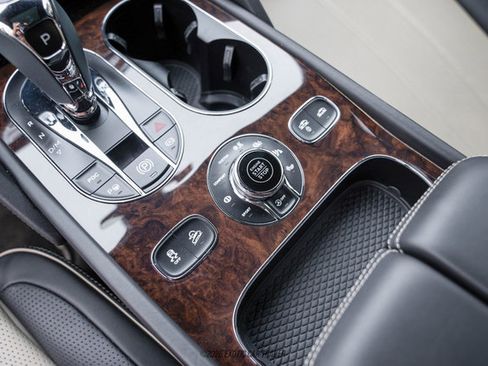 Used 2022 Bentley Bentayga Speed image 62