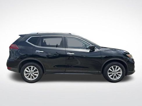 Used 2020 Nissan Rogue SV FWD image 11