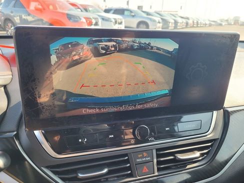 Used 2023 Nissan Altima 2.5 SR w/ SR Premium Package image 18