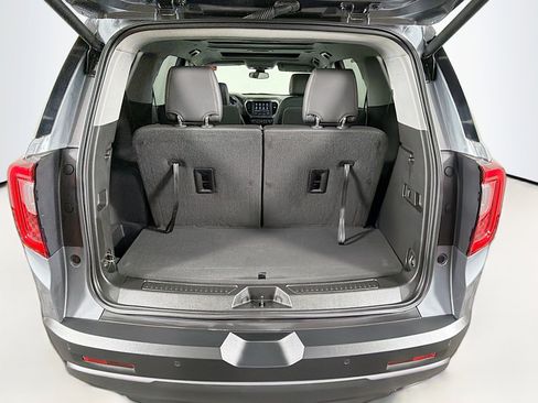 Used 2021 GMC Acadia AT4 w/ Technology Package image 29