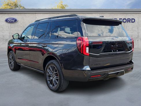 Used 2025 Ford Expedition Platinum w/ Stealth Performance Package AWD/4WD image 4