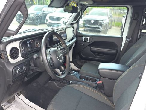 Used 2025 Jeep Gladiator Sport AWD/4WD image 22