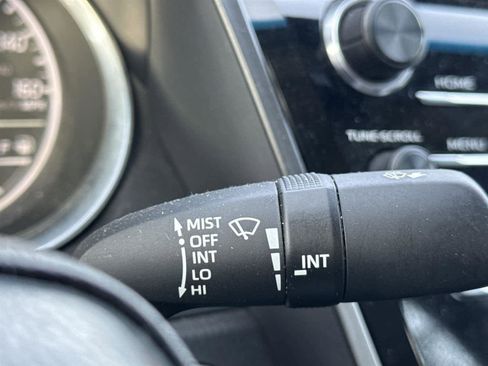 Used 2018 Toyota Camry LE image 16