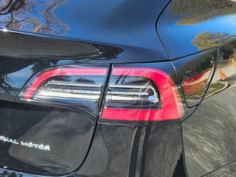 Used 2019 Tesla Model 3 Long Range image 26