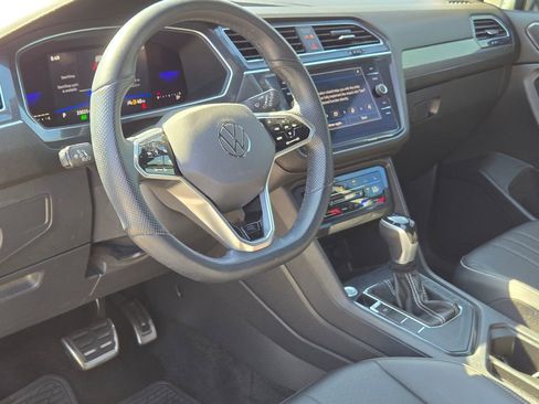 Used 2022 Volkswagen Tiguan SE R-Line FWD image 17