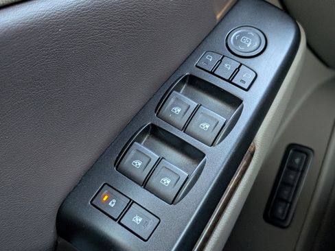 Used 2019 Chevrolet Tahoe LT image 24