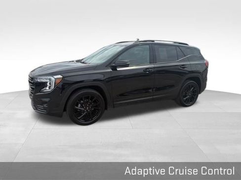 Used 2024 GMC Terrain SLT w/ Elevation Edition image 7