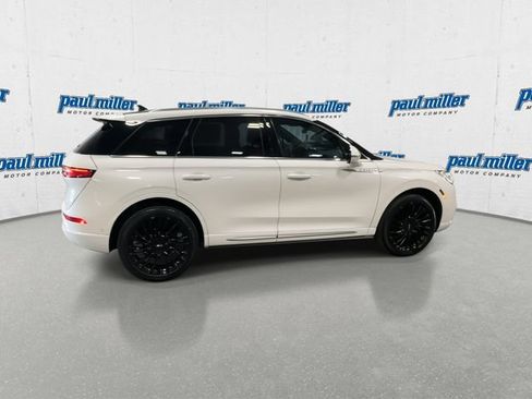 Used 2022 Lincoln Corsair Reserve w/ Equipment Group 201A AWD/4WD image 11