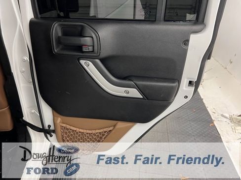 Used 2014 Jeep Wrangler Unlimited Sahara w/ Dual Top Group image 34