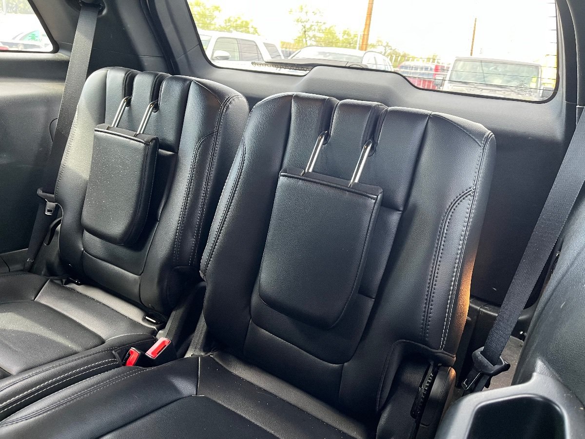 Used 2019 Ford Explorer Limited w/ Class III Trailer Tow Package FWD image 14