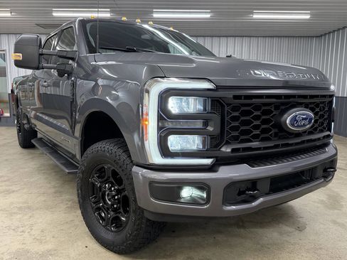 Used 2023 Ford F250 XLT w/ XLT Premium Package AWD/4WD image 1