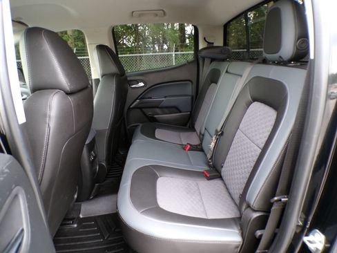 Used 2020 Chevrolet Colorado Z71 AWD/4WD image 17