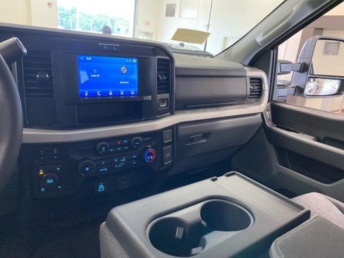 New 2026 Ford F250 XLT w/ FX4 Off-Road Package AWD/4WD image 12