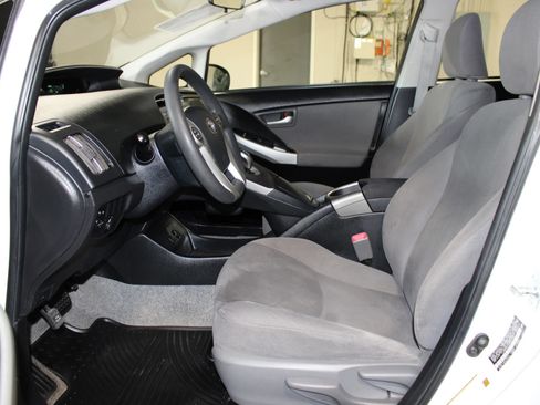 Used 2013 Toyota Prius Two FWD image 8