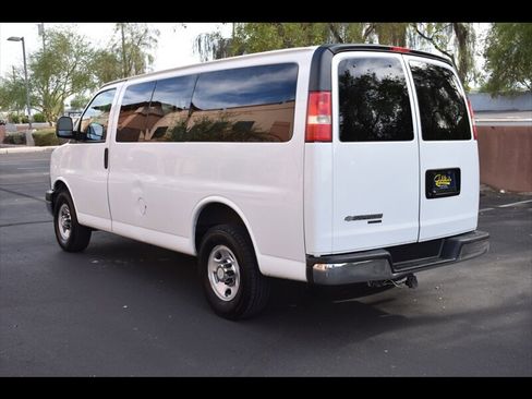 Used 2015 Chevrolet Express 2500 LT w/ LT Preferred Equipment Group RWD image 6