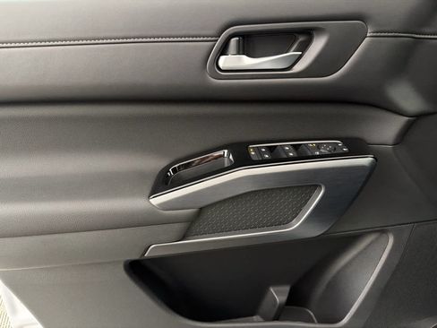 New 2026 Nissan Pathfinder SL FWD image 22