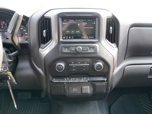 Used 2019 Chevrolet Silverado 1500 Custom Trail Boss AWD/4WD image 18