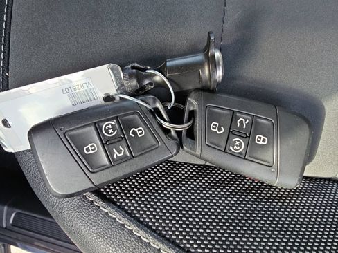 Certified 2022 Volkswagen Taos SE FWD image 34
