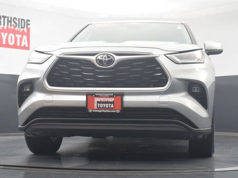 Used 2023 Toyota Highlander LE AWD/4WD image 33