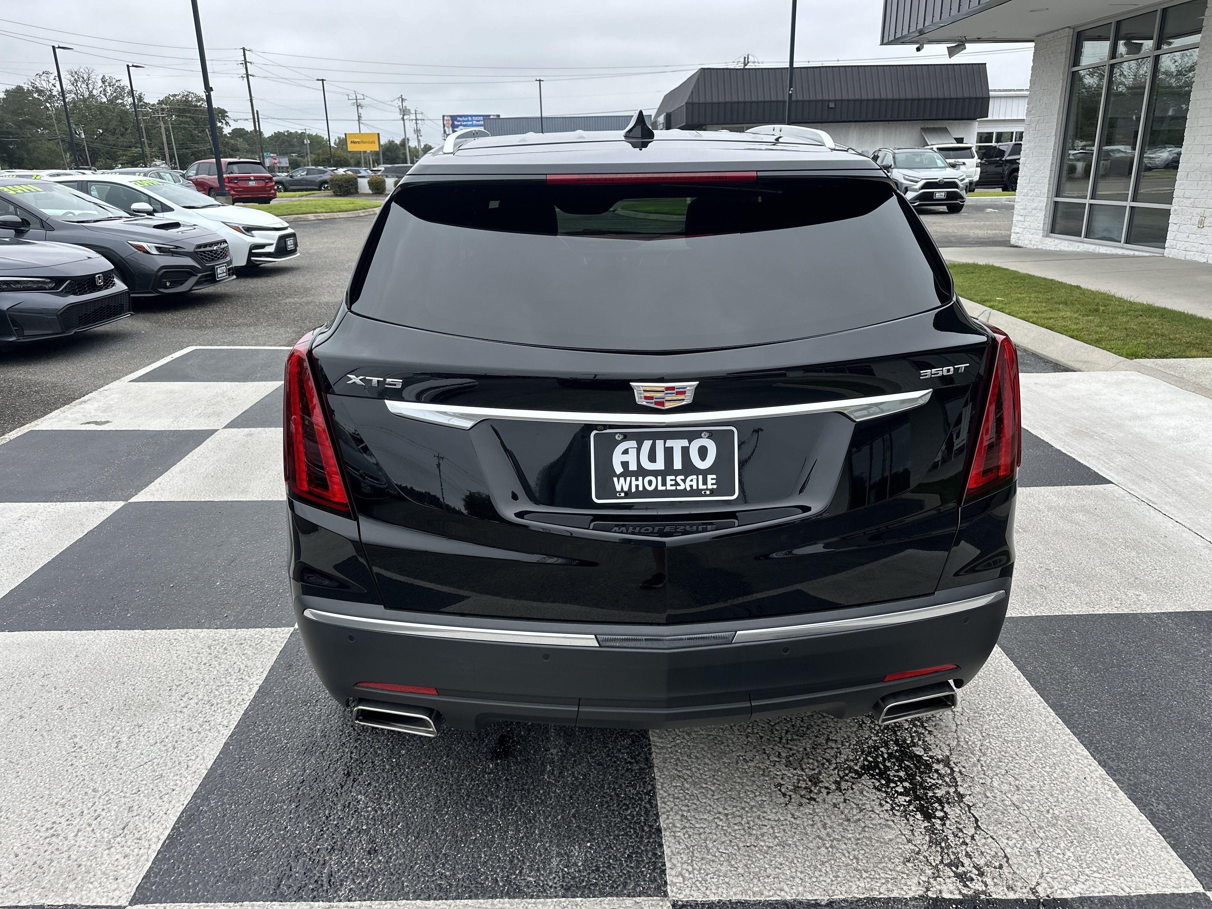 Used 2025 Cadillac XT5 Luxury FWD image 4