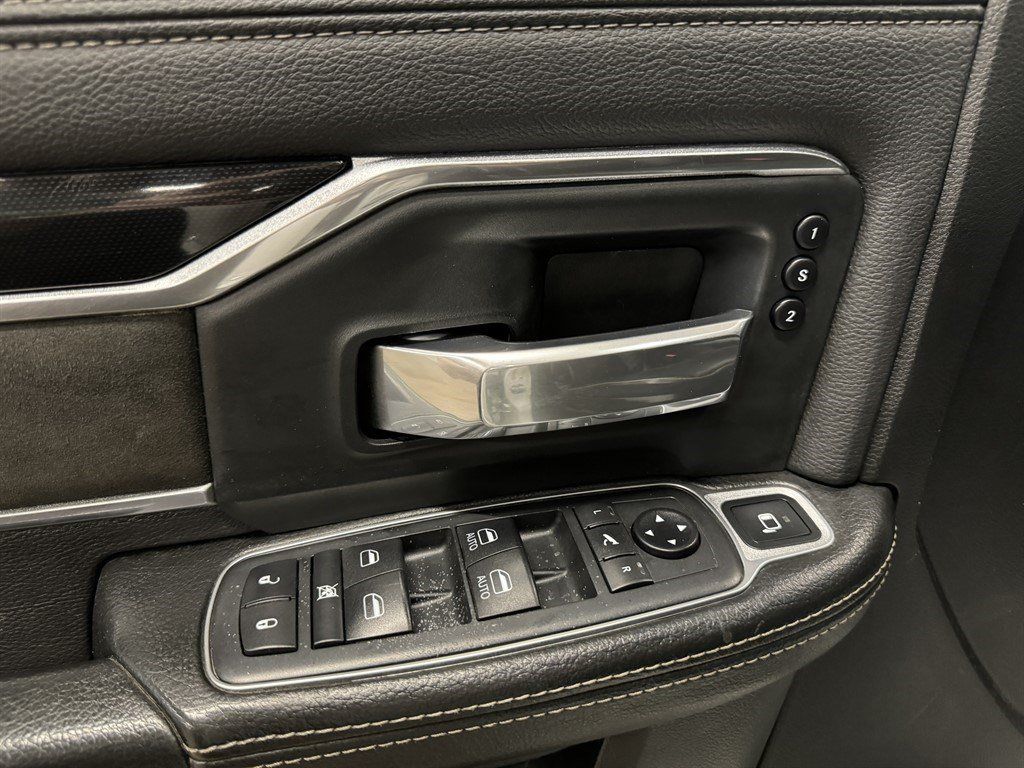 Used 2020 RAM 3500 Laramie AWD/4WD image 32