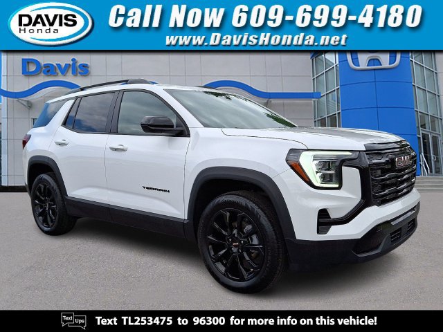 Used 2026 GMC Terrain Elevation w/ Elevation Premium Package FWD image 1