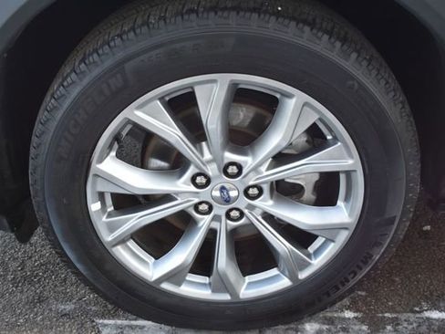 Used 2024 Ford Explorer Limited image 52