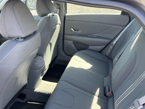Certified 2025 Hyundai Elantra Hybrid FWD image 13
