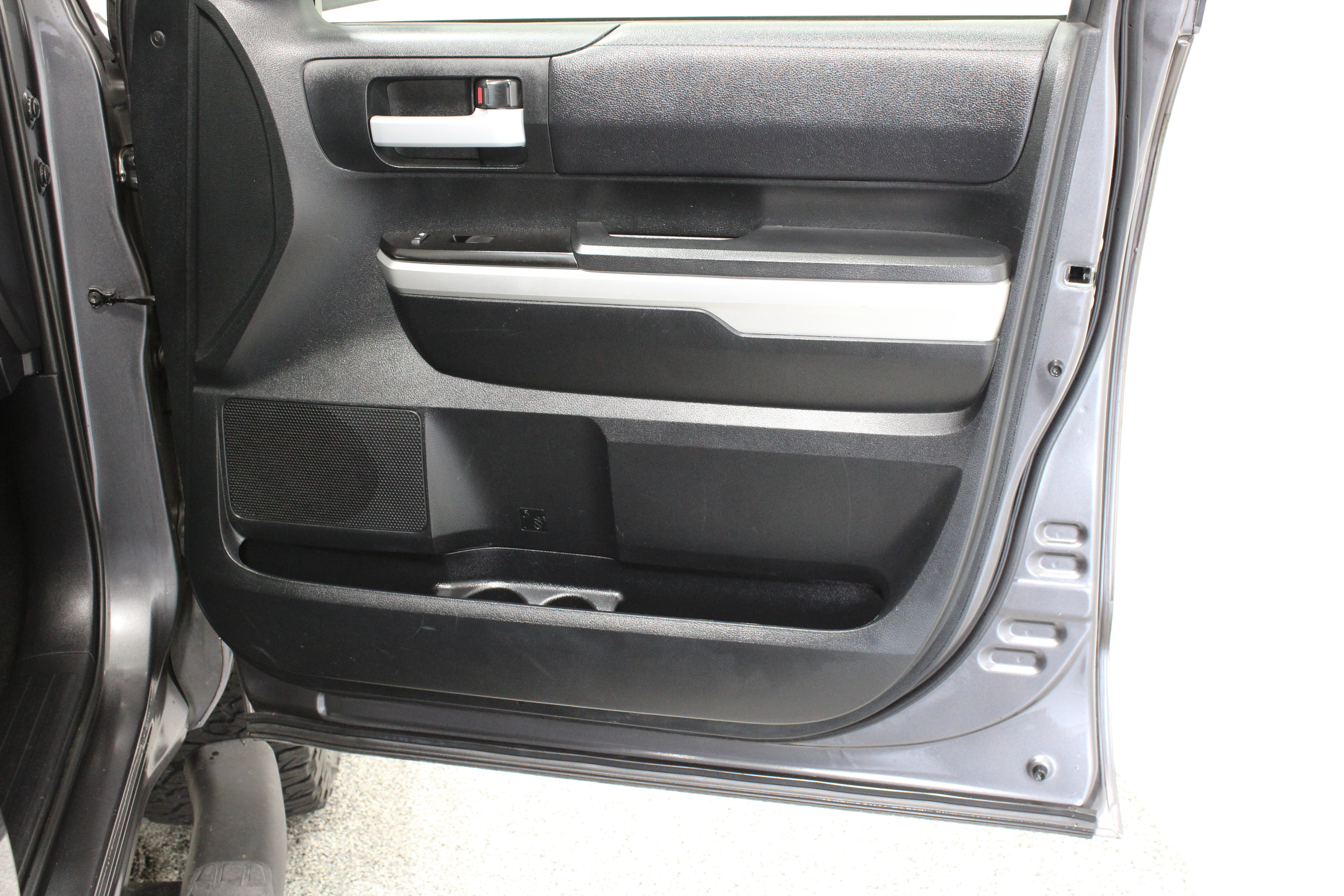 Used 2017 Toyota Tundra SR5 RWD image 31