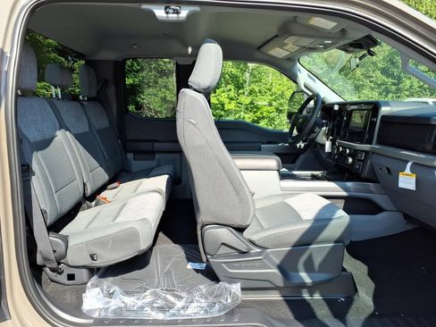 New 2026 Ford F350 XLT w/ FX4 Off-Road Package AWD/4WD image 16