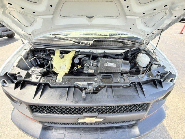 Used 2011 Chevrolet Express 2500 RWD image 8