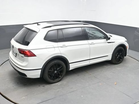 Used 2022 Volkswagen Tiguan SE R-Line AWD/4WD image 32