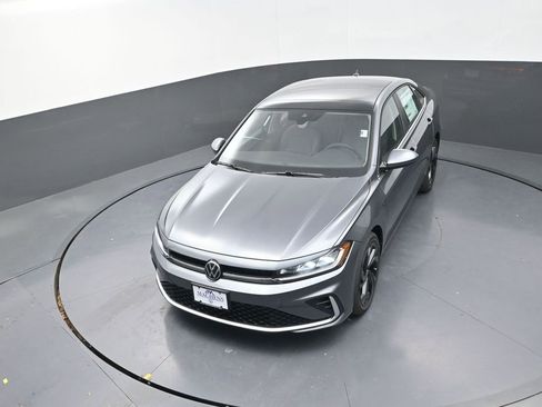New 2026 Volkswagen Jetta SE image 14